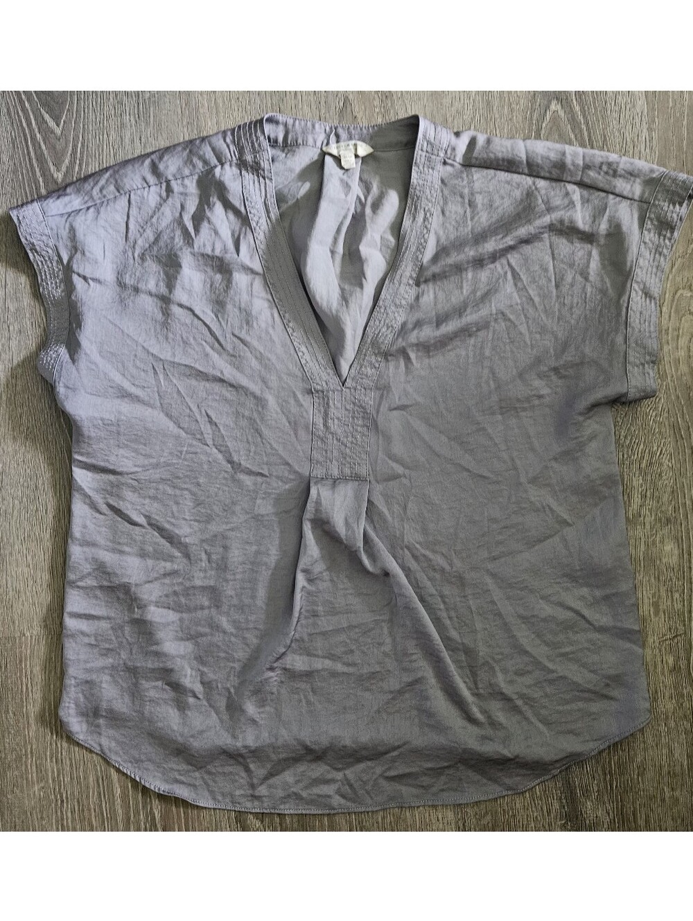 Lucky Brand Grey V-Neck Pleated Tunic Top Short Sleeve Blouse M Medium
